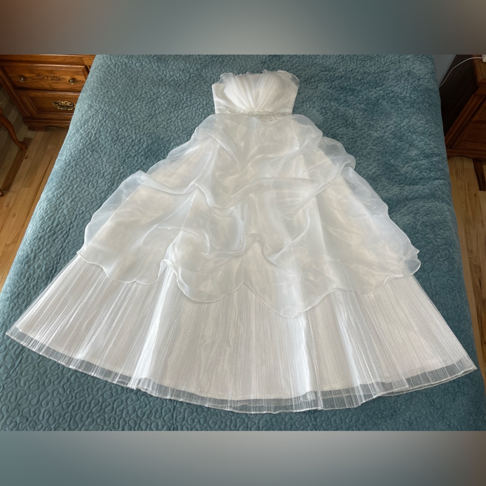 NWOT Wedding Dress Gown Size XS White Layered Tulle Pleated Corset Sleeveless